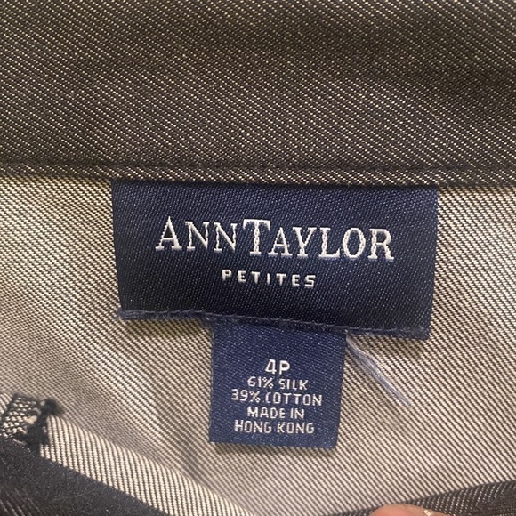 🌹Host Pick🌹▶️Ann Taylor◀️ Mini Skirt - Size 4p - Picture 9 of 9